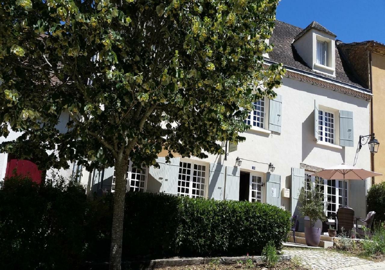 Le Montaigne Panzió Saint-Alvère Kültér fotó